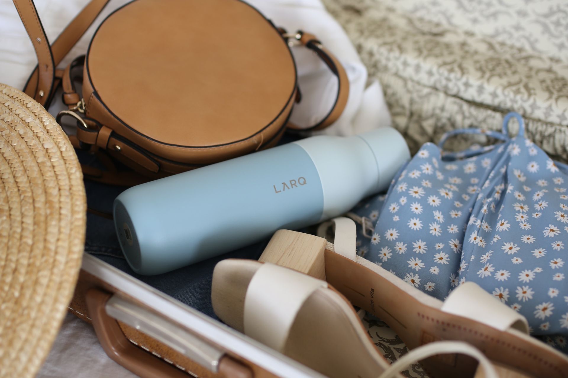 MetroResidences-Expat-Life-singapore-serviced-apartments- things to bring when travelling