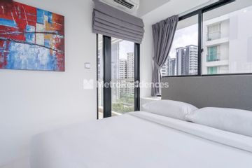 Meyer Melodia | Studio 1 bathroom | Unblocked View