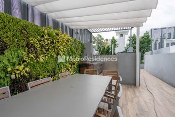 J Gateway | 1 bedroom 1 bathroom | Residential View (D)