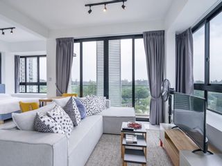 Meyer Melodia | Studio 1 bathroom | Unblocked View