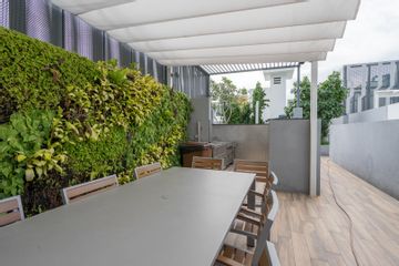 J Gateway | 2 bedroom 2 bathroom | Unblocked View