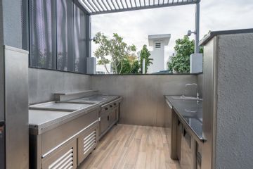 J Gateway | 2 bedroom 2 bathroom | Unblocked View