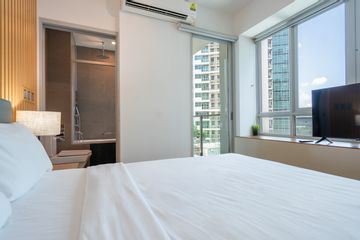 MetroResidences Newton | Glow Studio | Balcony