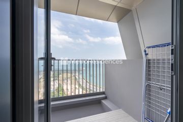 V on Shenton | Studio 1 Bathroom | Unblocked View (A)